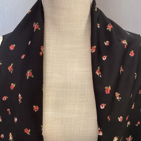 LOF Black Floral Border Draped Swim Coverup Robe Feminine Travel NWT - Picture 7 of 10